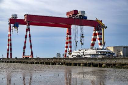 France, Loire-Atlantique (44), Saint-Nazaire, quartier de Méan-Penhoët, portiques des Chantiers de l'Atlantique
