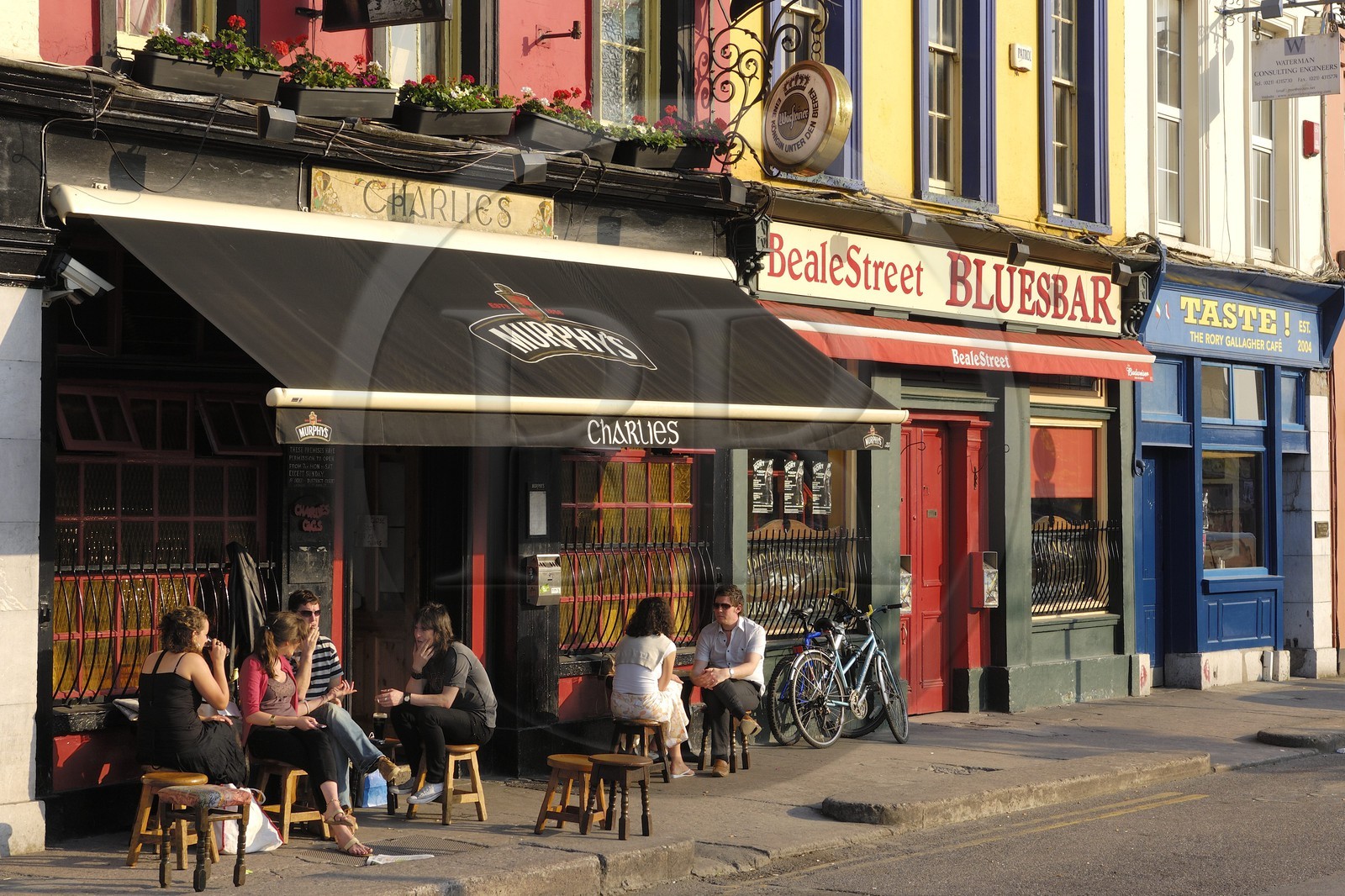 Irlande, Comté de Cork, Cork, pub Charlies