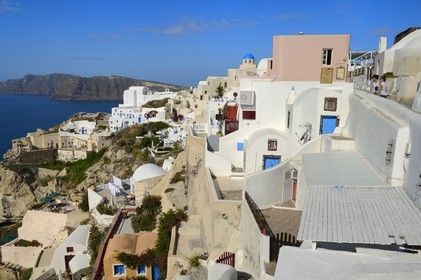 Grèce, Les Cyclades, mer Égée, île de Santorin (Thira ou Théra), le village de Oia qui surplombe la Caldera