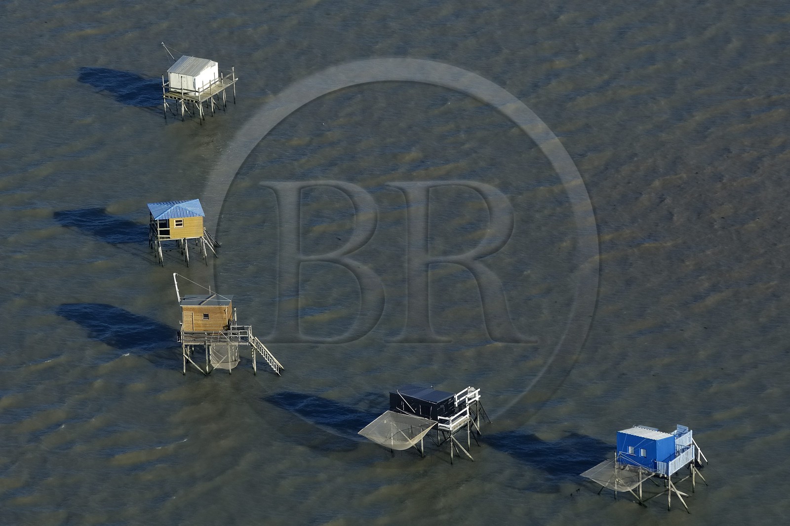 France, Charente-Maritime (17), carrelets aux abords de l'Ile Madame (vue aérienne)