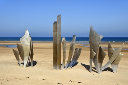 France, Calvados (14), Saint-Laurent-sur-Mer, Omaha Beach, mémorial Les Braves œuvre de la sculptrice Anilore Banon