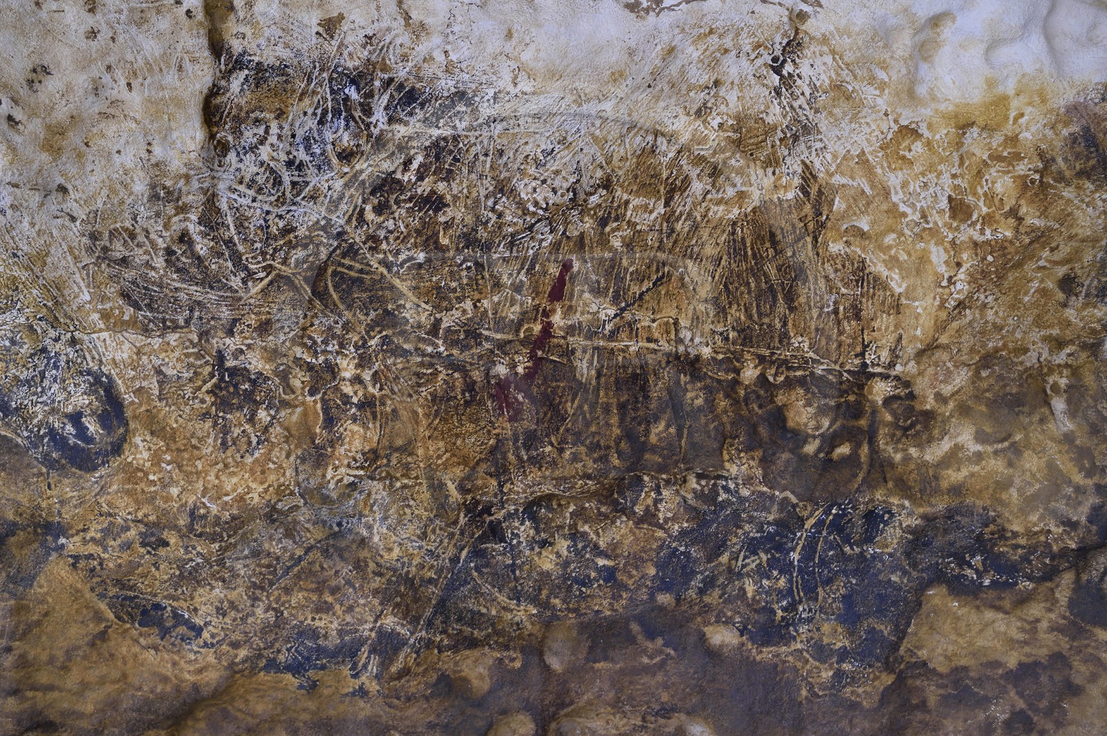 France, Dordogne, Montignac, Montignac-Lascaux Parietal Art international Centre (Lascaux 4) building site, educational space taking up panels of the cave made by the Atelier des Fac-Similés du Périgord (Perigord's Facsimile Workshop AFSP), reproduction the deer found in the apse of the cave