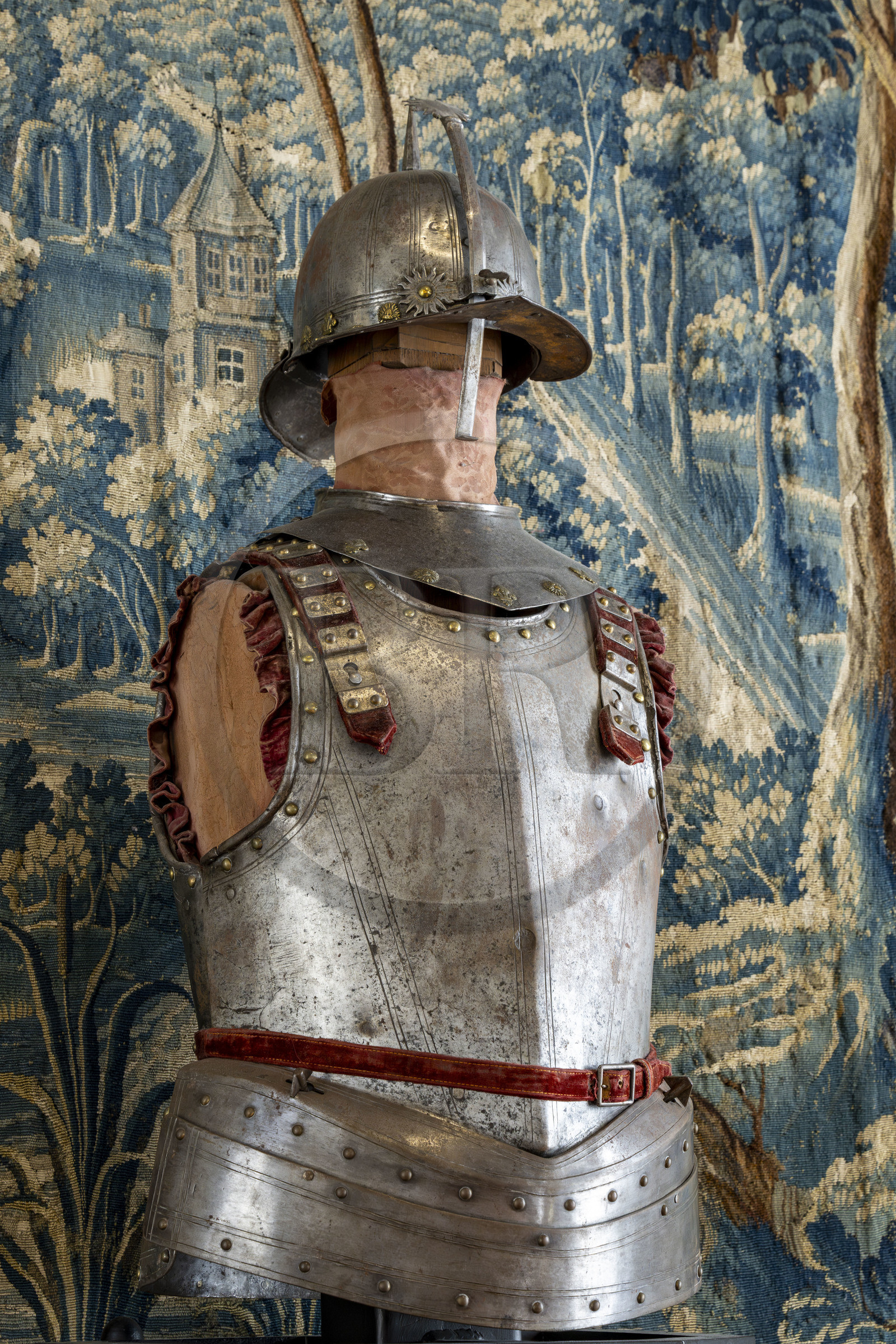 France, Nièvre (58), Parc naturel régional du Morvan, Bazoches, le chateau de Bazoches qui fut propriété du maréchal Sébastien le Prestre de Vauban, l'armure de siège de Vauban dans la grande galerie