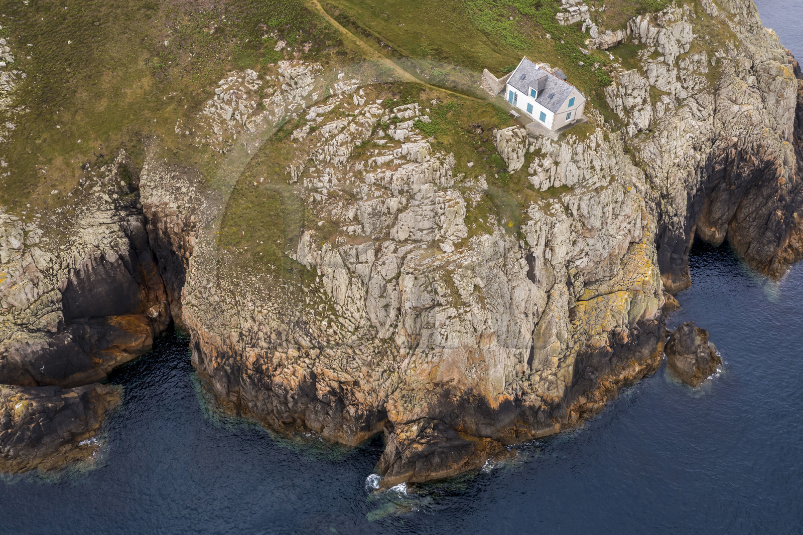 France, Finistère (29), Mer d'Iroise, Ile d'Ouessant, la Pointe de Bac'haol sur la côte Est (vue aérienne)