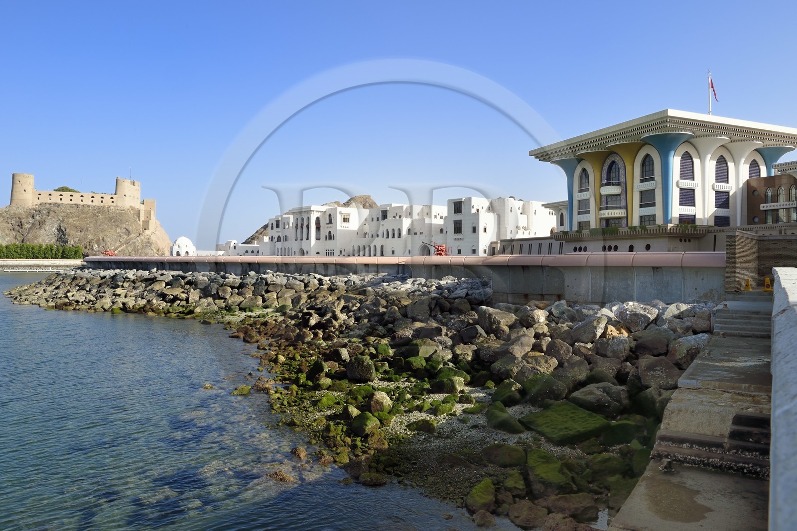 Sultanat d'Oman, Mascate, vieille ville de Mascate, le palais royal de Mascate, résidence du sultan d'Oman qui y reçoit ses hôtes de marque sans néanmoins y vivre