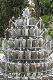 France, Hérault (34), Montpellier, le MO.CO. (Montpellier Contemporain) dans l'ancien Hotel Montcalm, Les Arrosoirs Arrosés (2019) de l'artiste Bertrand Lavier