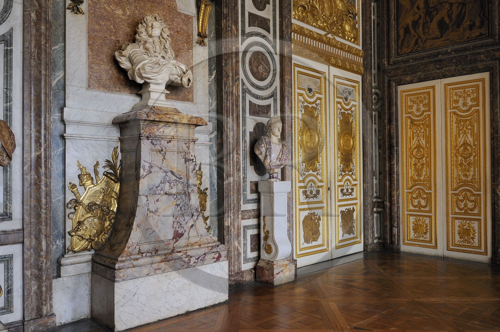 France, Yvelines (78), château de Versailles, classé Patrimoine Mondial de l'UNESCO, les Grands Appartements, salon de Diane, buste de Louis XIV par Bernini dit Le Bernin de 1665