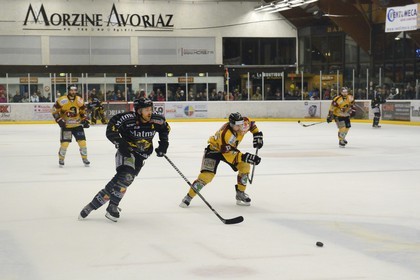 France, Haute-Savoie (74), Morzine, match de hockey sur glace du Hockey Club Morzine-Avoriaz appelé les Pingouins