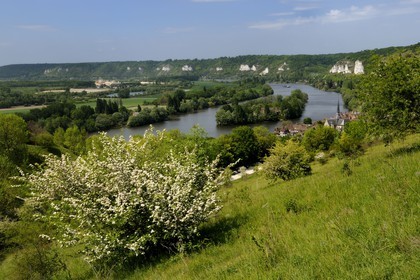 France, Eure (27), le village des Andelys et la Seine