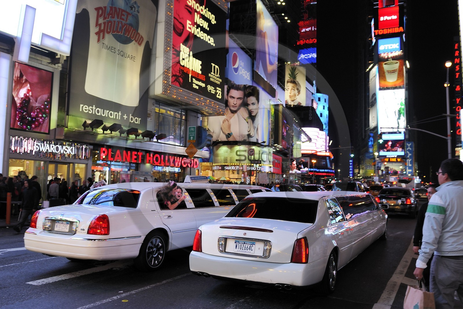 Etats-Unis, New York, Manhattan, Theater district sur Broadway, limousine à Times Square