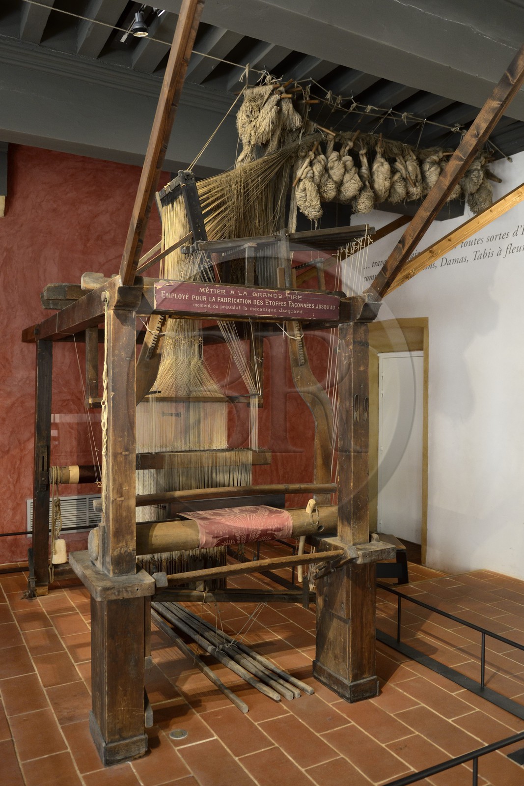 France, Rhône (69), Lyon, site historique classé Patrimoine Mondial de l'UNESCO, Vieux Lyon, musées Gadagne, Musée d'histoire de la ville de Lyon, métier à tisser la soie dit métier à la grande tire