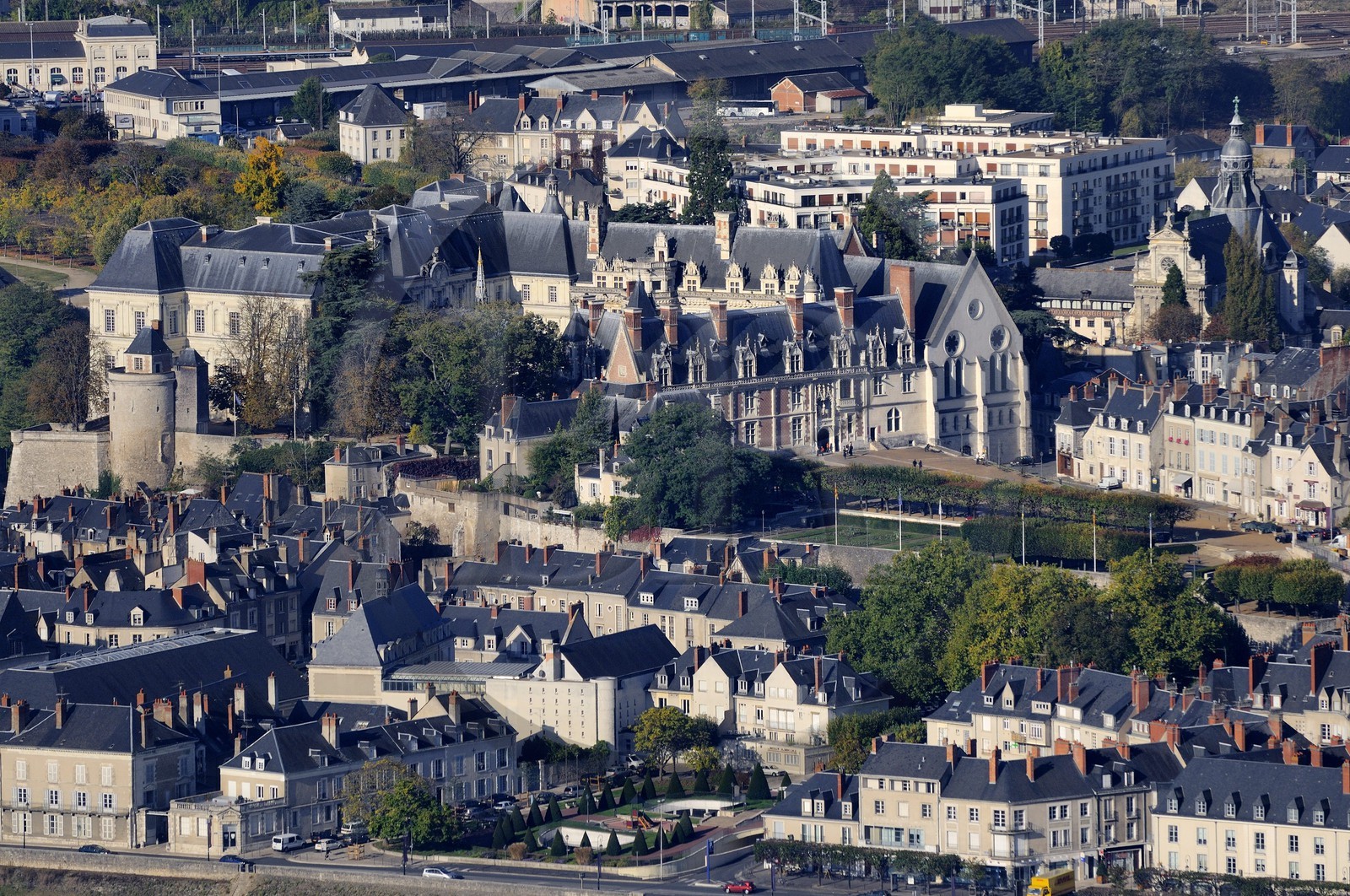 France, Loir-et-Cher (41), Vallée de la Loire classée Patrimoine Mondial de l' UNESCO, Blois et son château (vue aérienne)