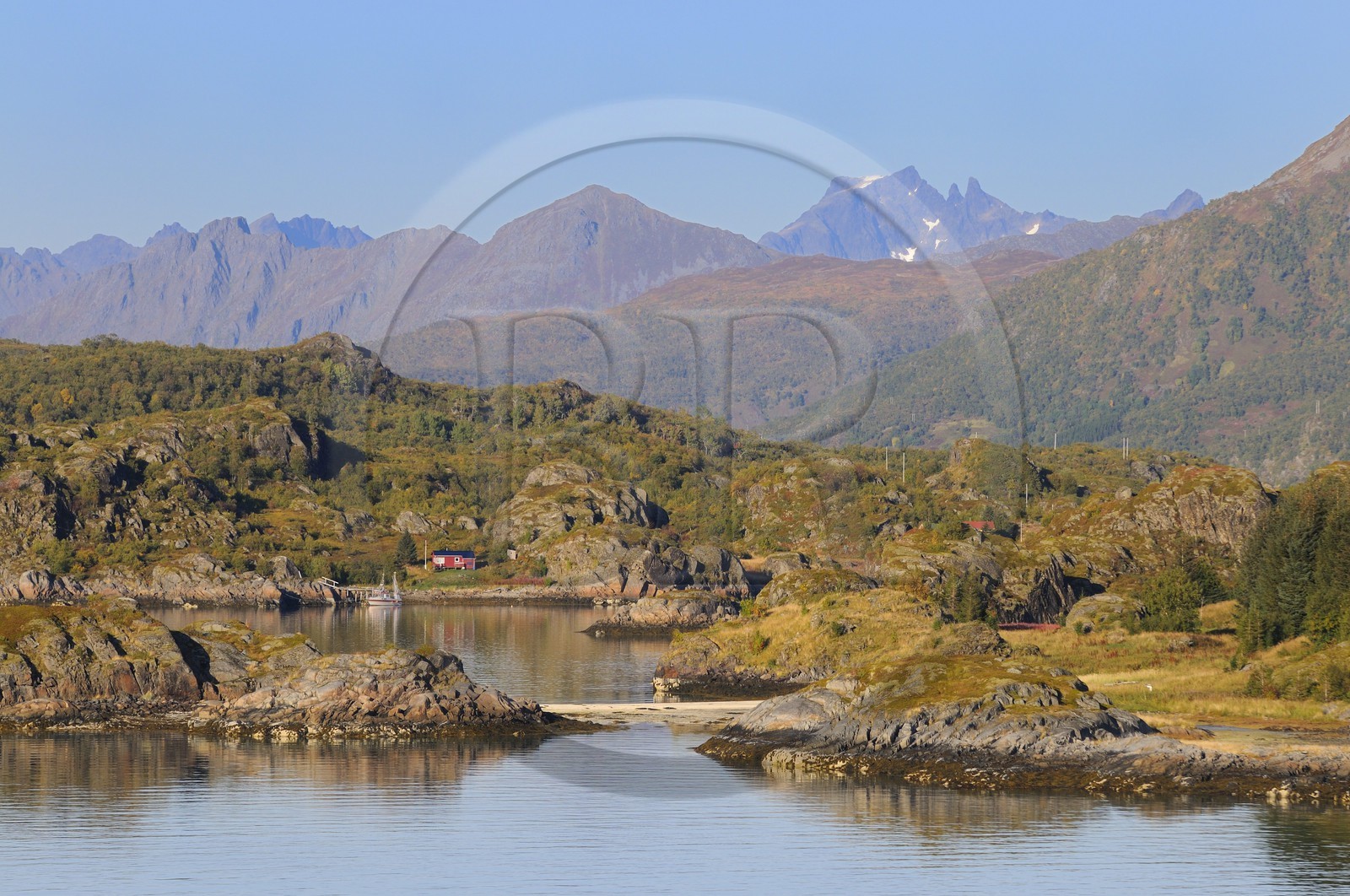 Norvège, Nordland, Iles Lofoten, le Raftsundet, détroit qui sépare Austvagoy de l'île d'Hinnoya