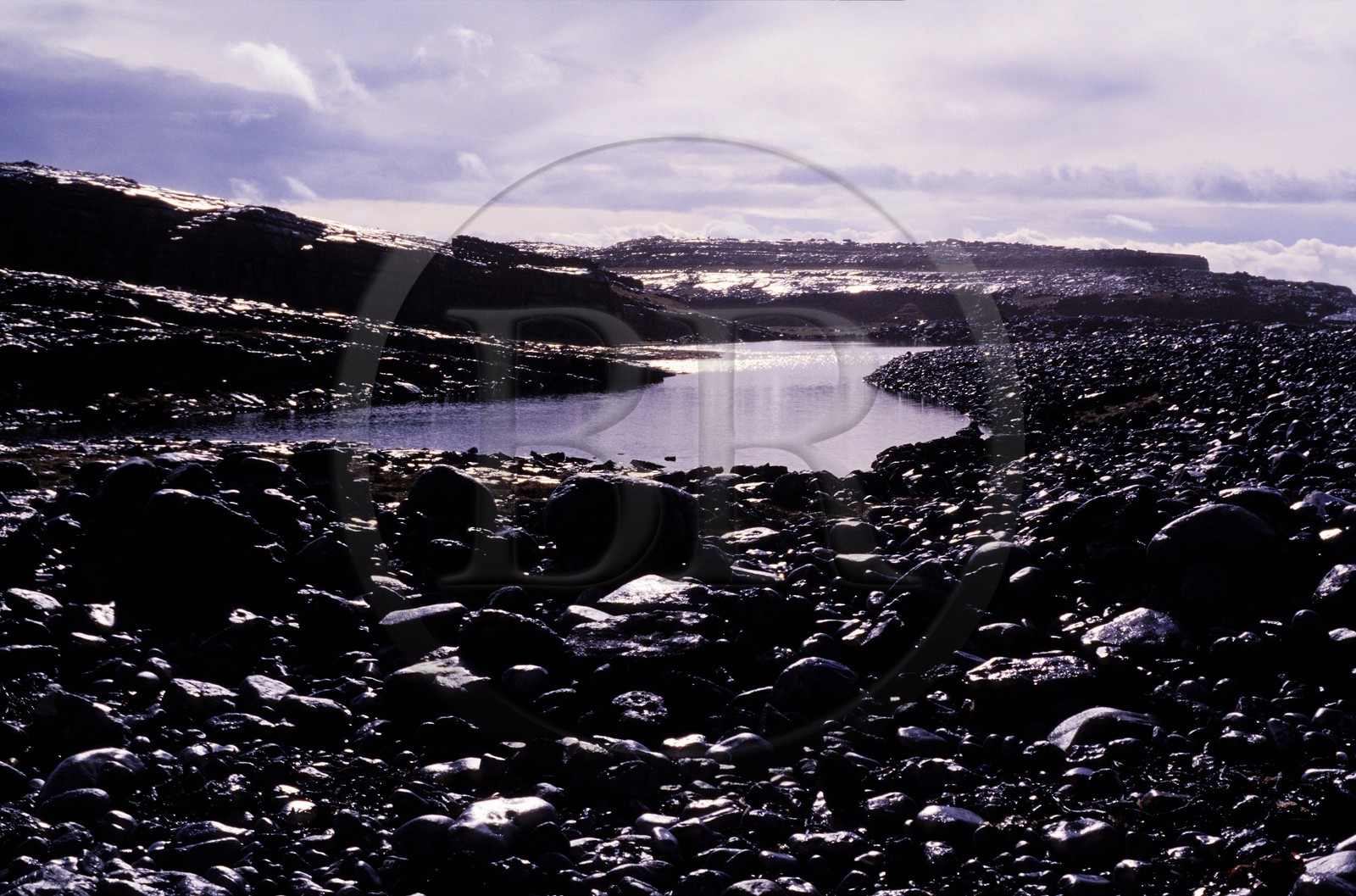 Irlande, Comté de Galway, îles d' Aran, l' île Inishmore, plage de galet