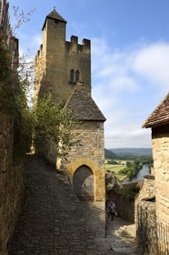 France, Dordogne (24), Périgord Noir, vallée de la Dordogne, Beynac-et-Cazenac, labellisé Les Plus Beaux Villages de France, village médiéval, Tour dite du Couvent