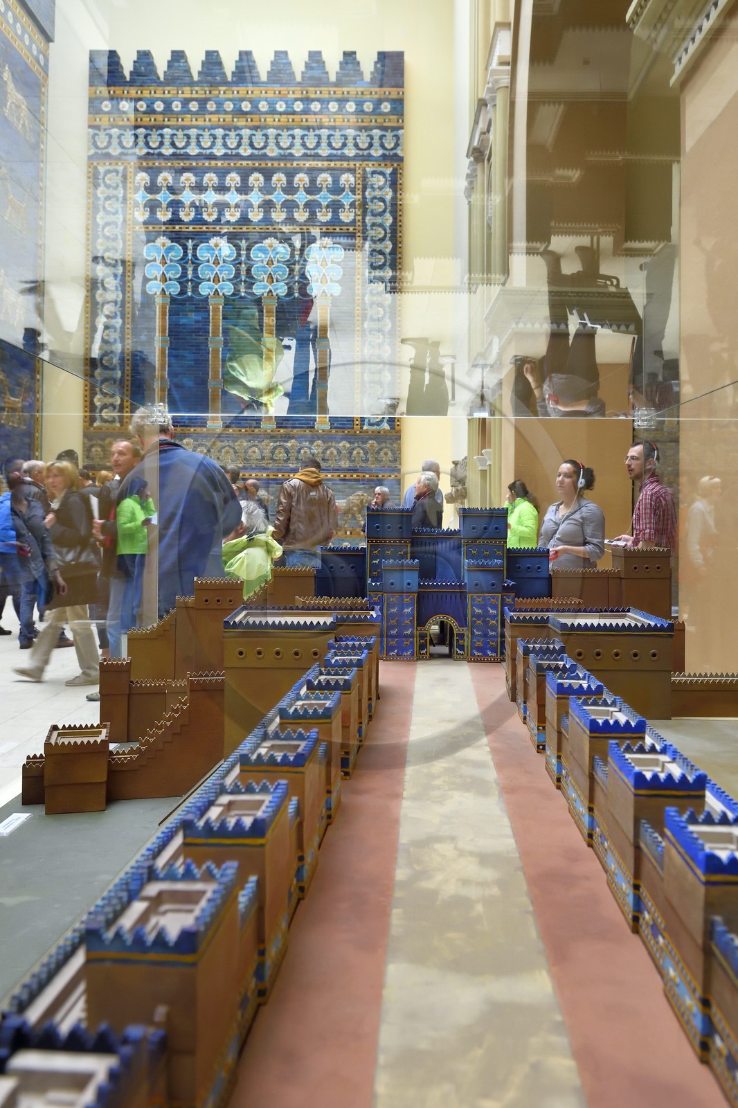 Allemagne, Berlin, l'Ile aux musées, classée Patrimoine Mondial de l'UNESCO, musée de Pergame (Pergamonmuseum), maquette de la Porte d'Ishtar construite en -580 av. JC (empire néobabylonien) sur ordre du roi Nabuchodonosor II à Babylone (Irak)