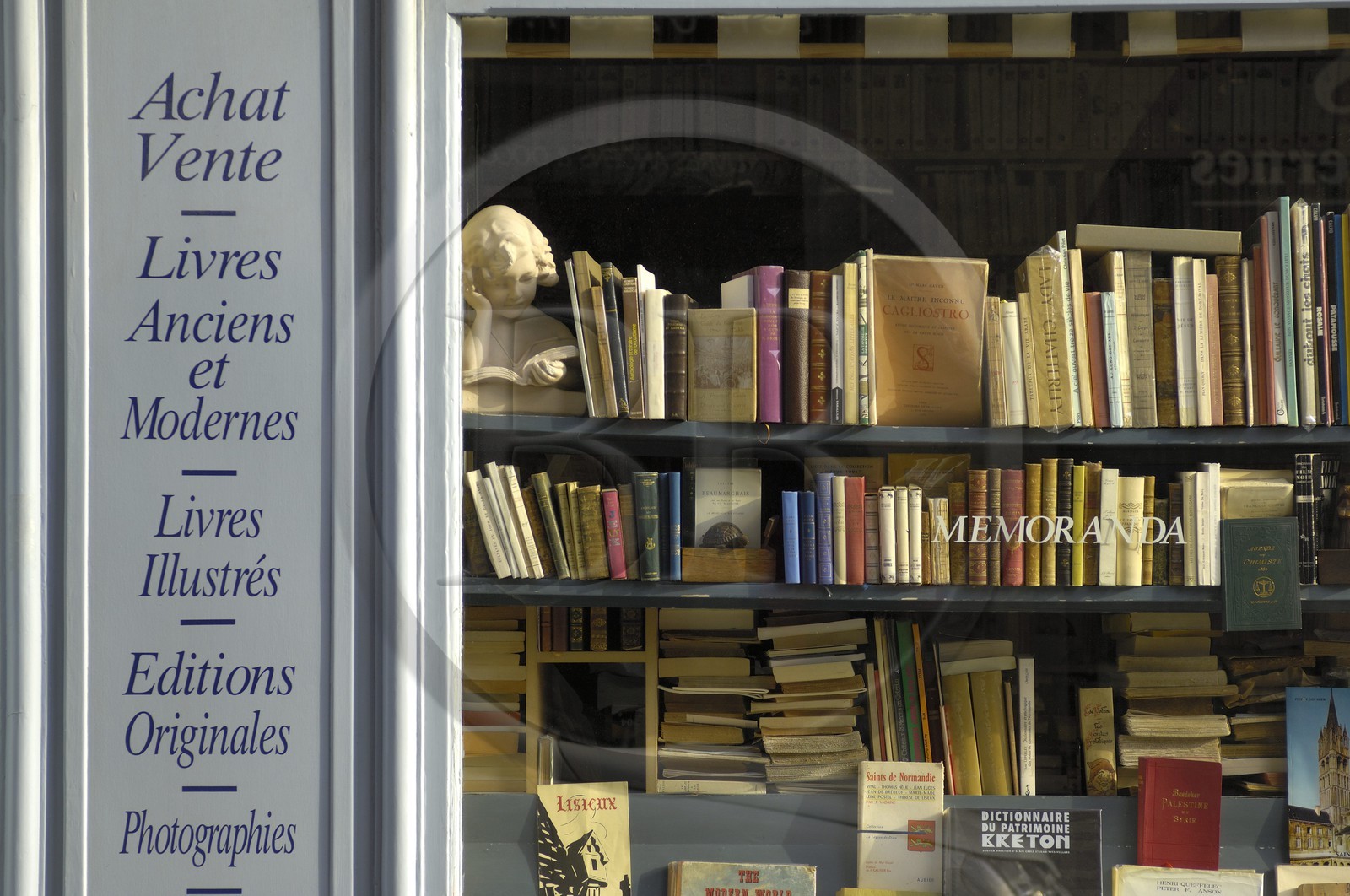 France, Calvados (14), Caen, librairie Memoranda dans la rue Froide