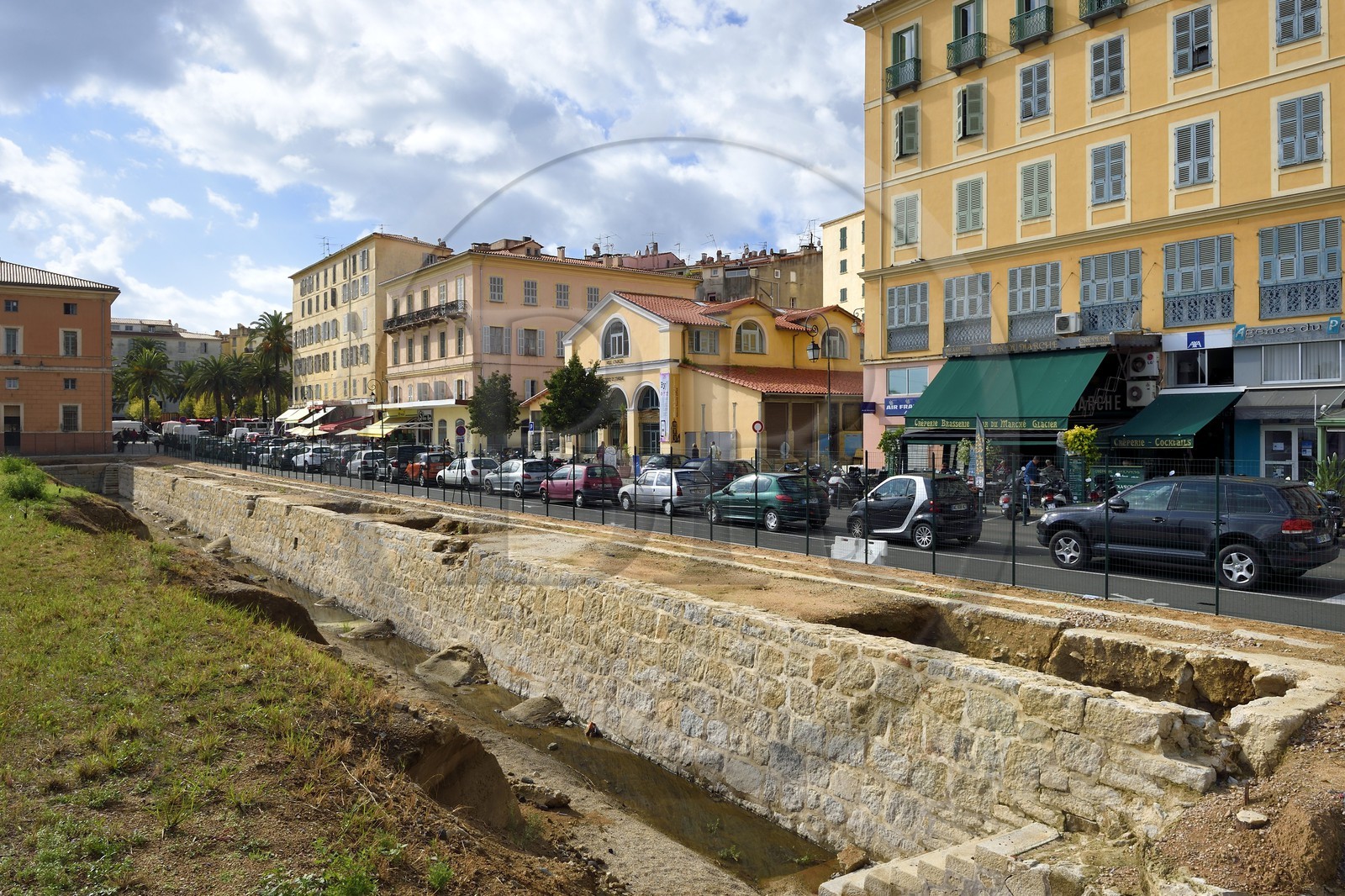 France, Corse-du-Sud (2A), Ajaccio, les anciens quais du port crées par Napoléon Bonaparte et comblés sous Napoléon III, actuellement dans le Boulevard du Roi Jerome