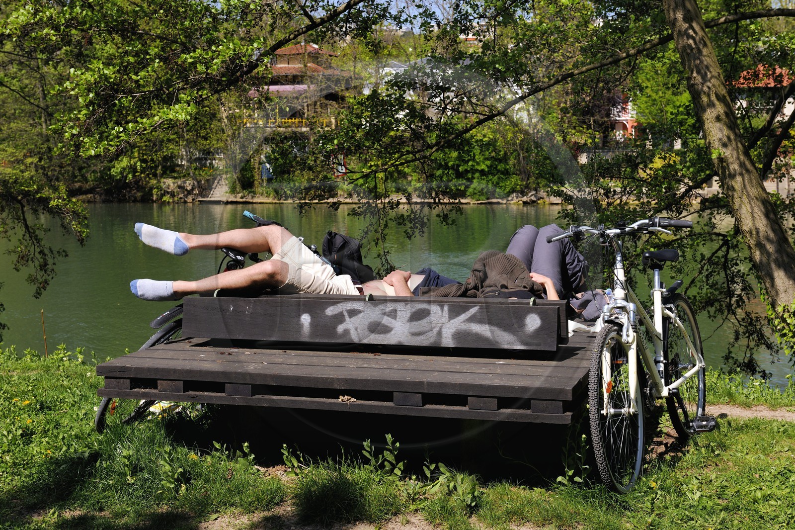 France, Val-de-Marne (94), les bords de Marne, la promenade de Polangis à Champigny-sur-Marne, le repos des cyclistes
