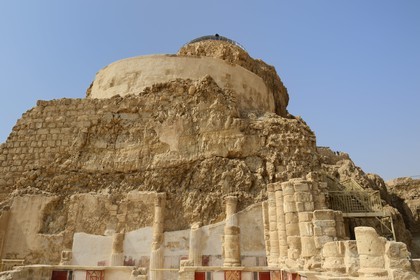 Israel, désert du Neguev, forteresse de Massada, classée Patrimoine Mondial de l'UNESCO, Palais suspendu d'Hérode dont la résidence privée s'étageait sur trois niveaux