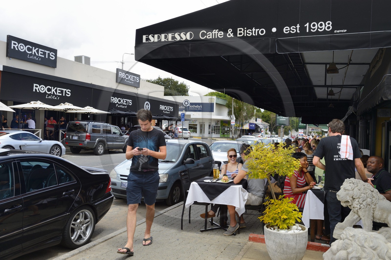 South Africa, Gauteng Province, Johannesburg, 4th Avenue in Parkhurst district, one of Johannesburg's hot spots for dining and shopping
