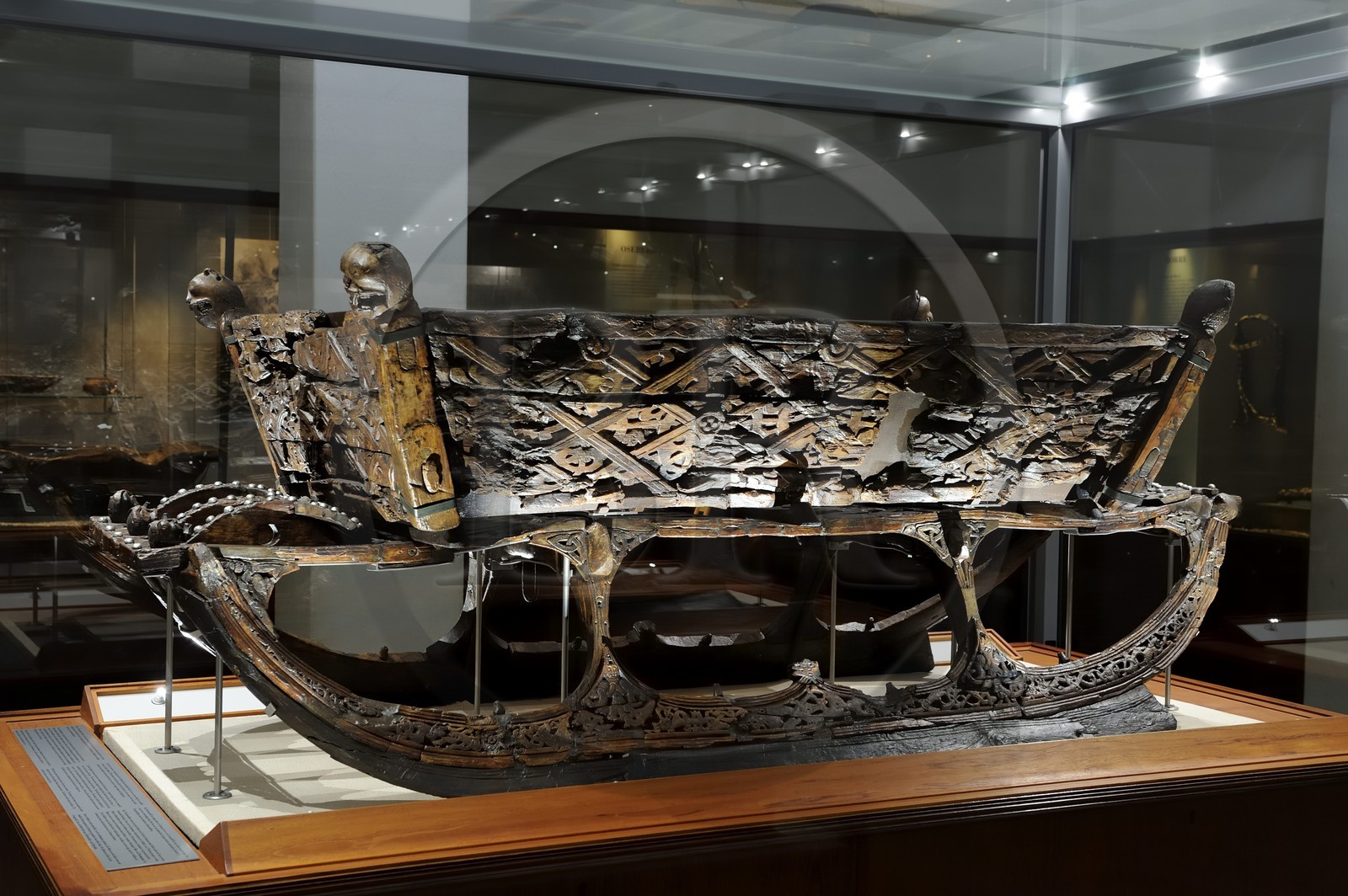 Norvège, Oslo, presqu'île de Bygdoy, musée des Bateaux vikings, objets trouvés dans la tombe d'Oseberg (9ème siècle), traineau