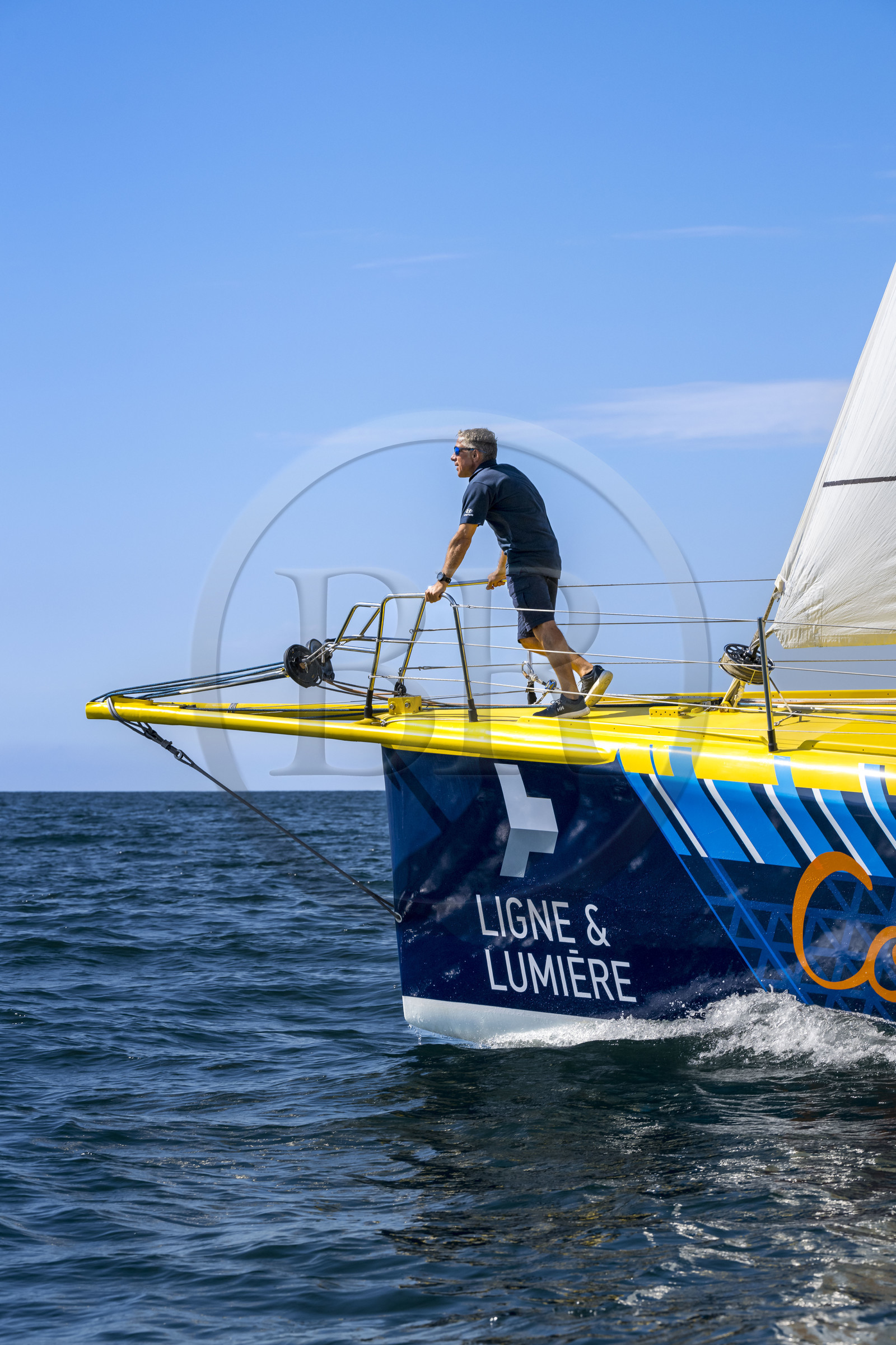France, Vendée (85), Les-Sables-d'Olonne, le skipper Manuel Cousin en entrainement sur son voilier monocoque de 60 pieds IMOCA Coup de Pouce