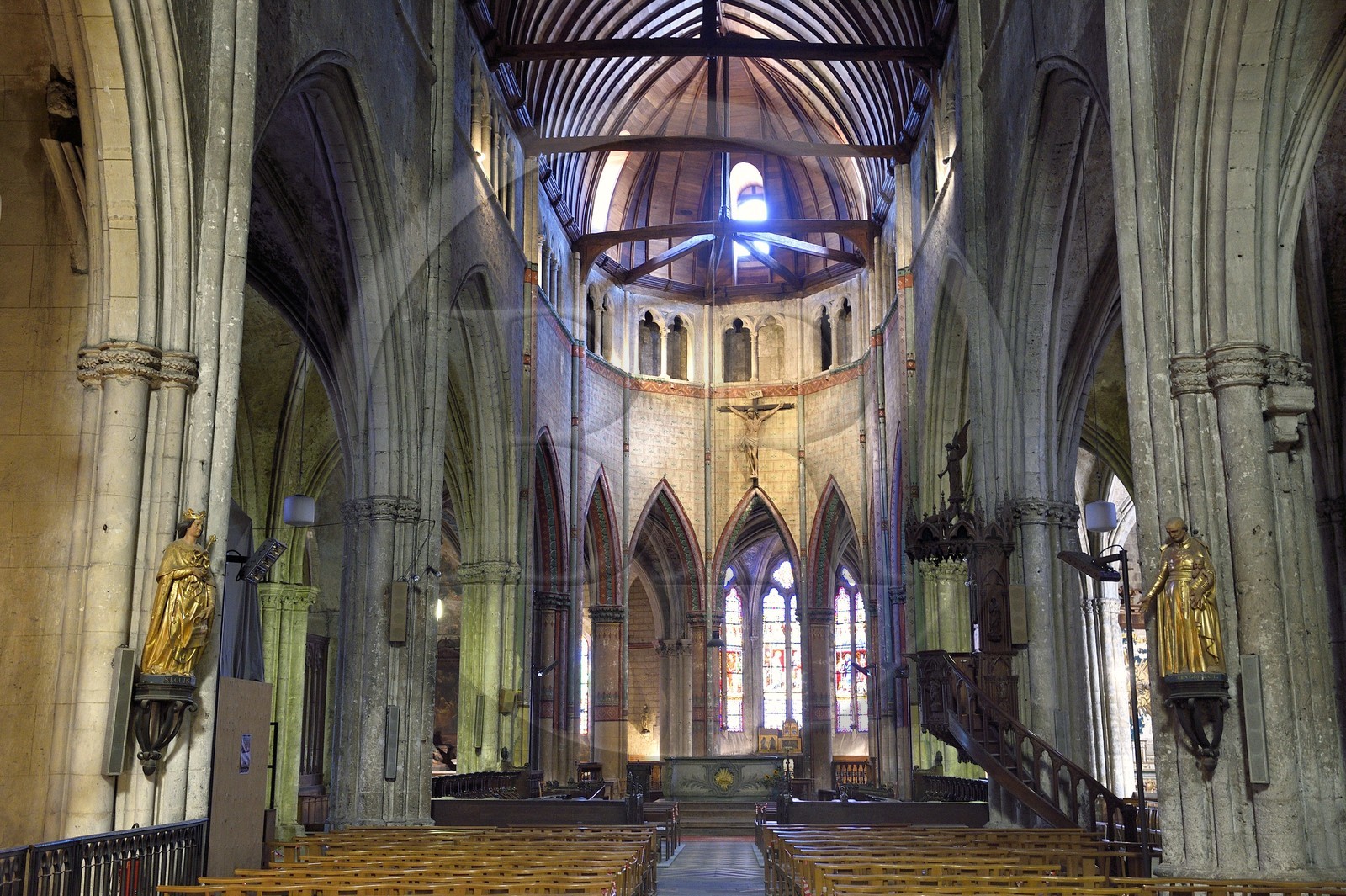 France, Allier (03), ancienne province du Bourbonnais, Saint-Pourçain-sur-Sioule, l'église Sainte-Croix