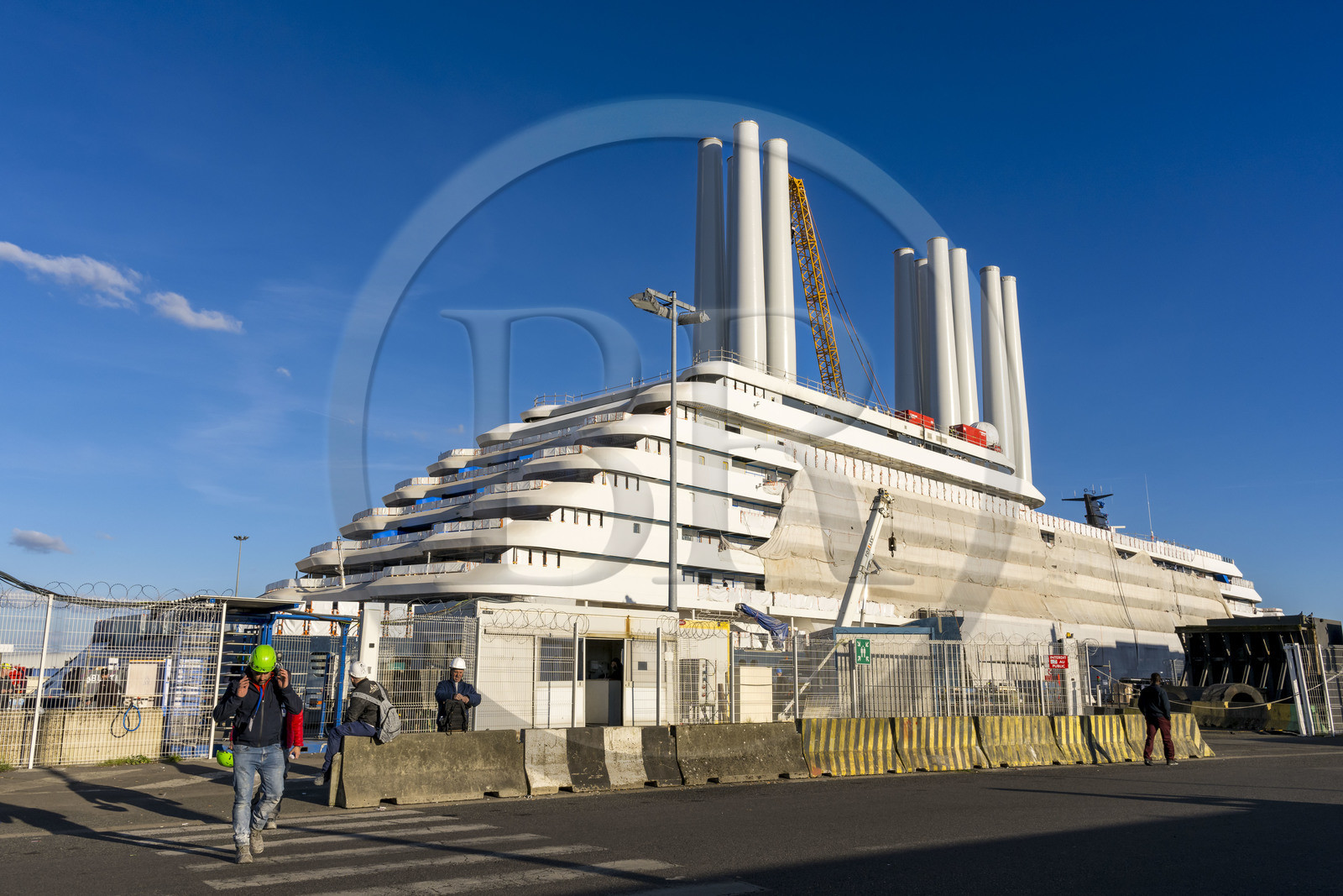 France, Loire-Atlantique (44), Saint-Nazaire, chantier du super-yacht de luxe Ritz-Carlton Luminara dans la forme Joubert