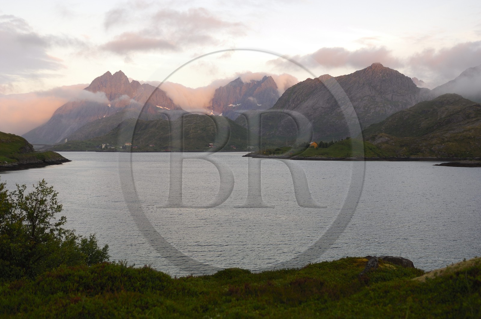 Norway, Nordland County, Lofoten Islands, Moskenes island, the Selfjorden under the midnight sun