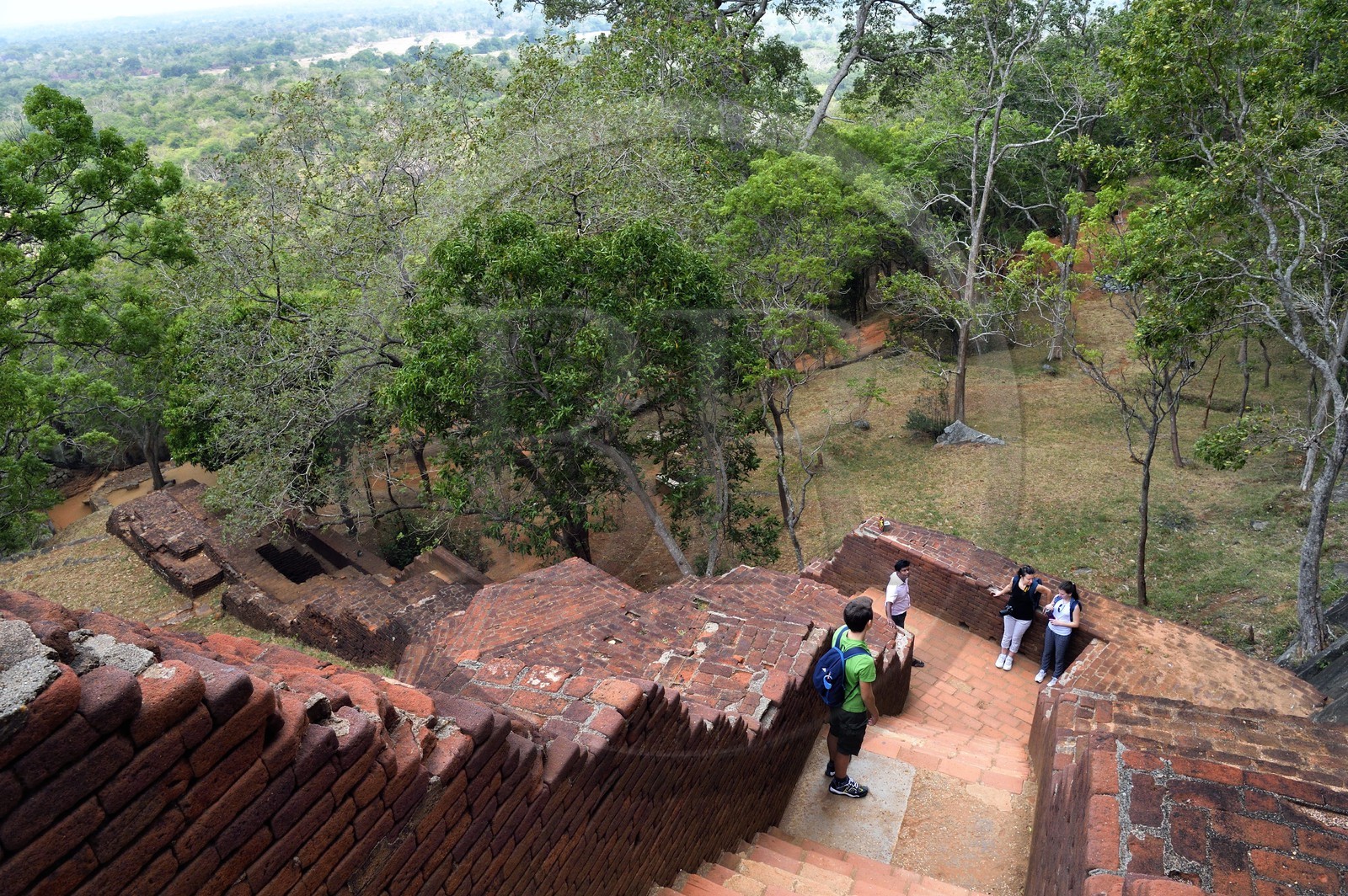 Sri Lanka, province centrale, district de Matale, Sigiriya, ville ancienne de Sigiriya classée patrimoine mondial de l'UNESCO, l'ancien palais forteresse du Rocher du Lion