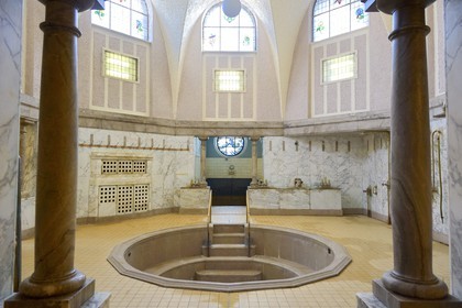 France, Bas-Rhin (67), Strasbourg, quartier de la Neustadt datant de la periode allemande, les Bains Municipaux (1901)