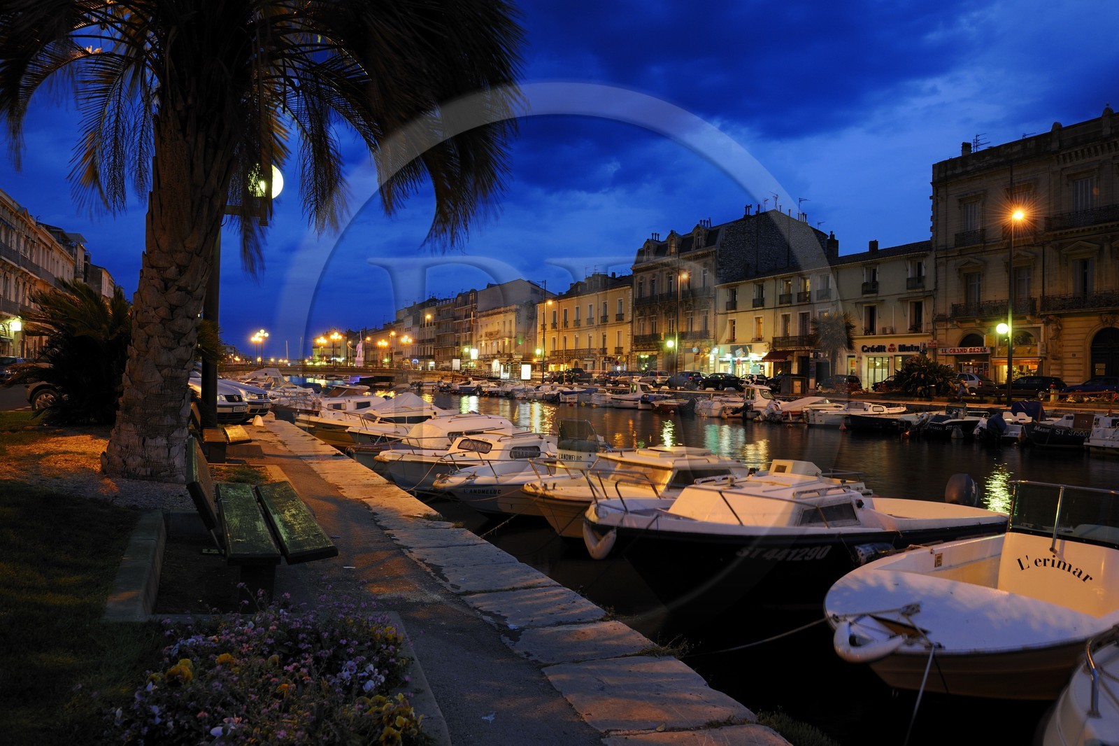 France, Herault, Sete, canal Royal (Royal Canal), fishing dinghies and pleasure boats docked