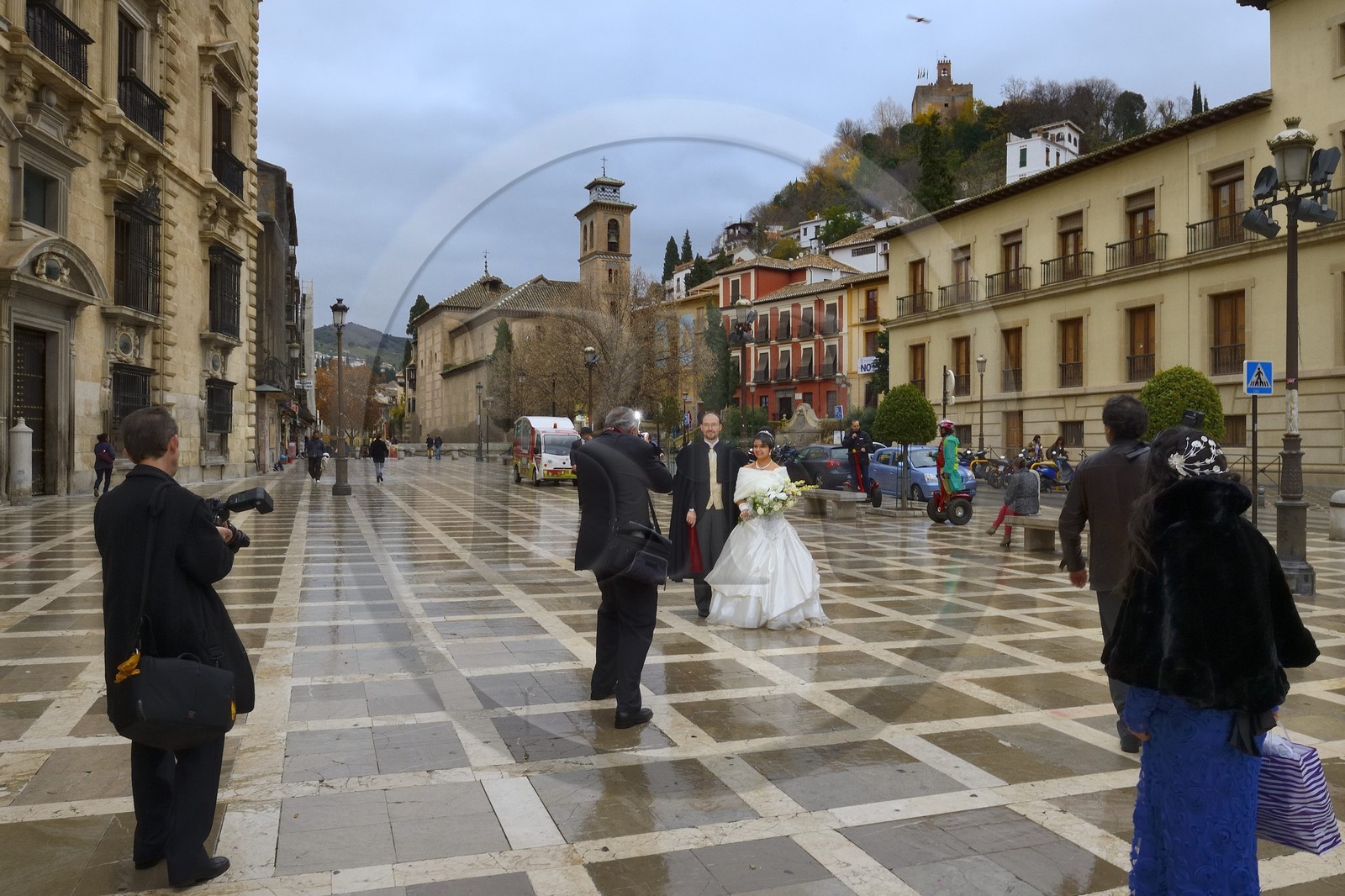 Spain, Andalusia, Granada, wedding on the Plaza Nueva dominated by the Alcazaba of the Alhambra