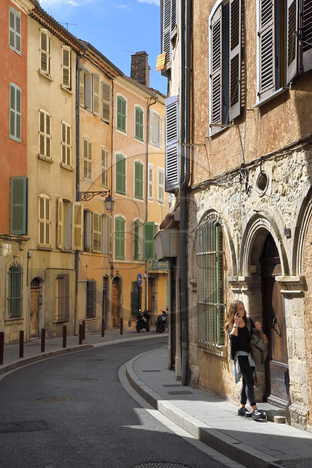 France, Var (83), Draguignan, immeubles rue de l'Observance