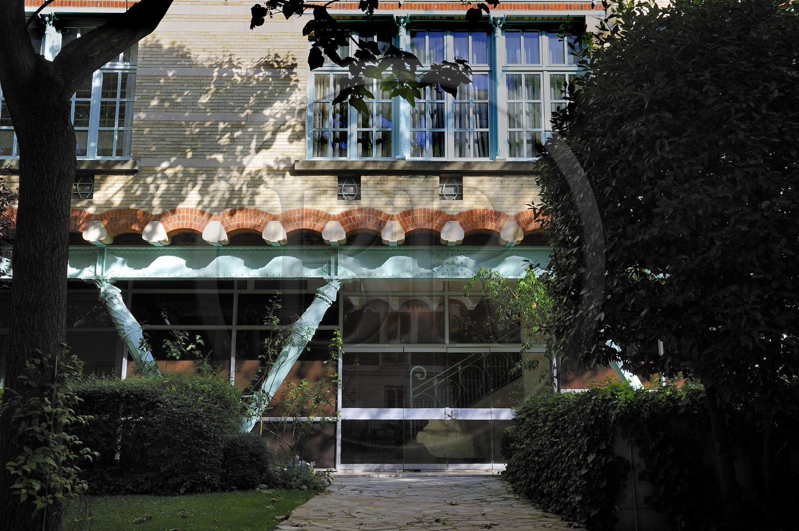 France, Paris (75), avenue de la Frillliere, ancienne ecole du Sacré-coeur de style Art Nouveau  par Hector Guimard