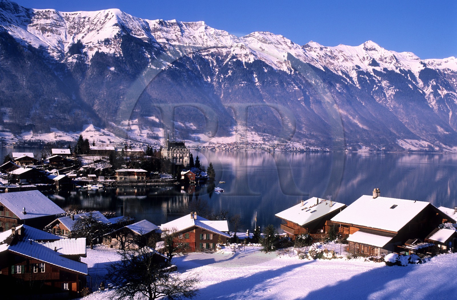 Suisse, région de Bern (Oberland Bernois), le lac de Brienz et la ville