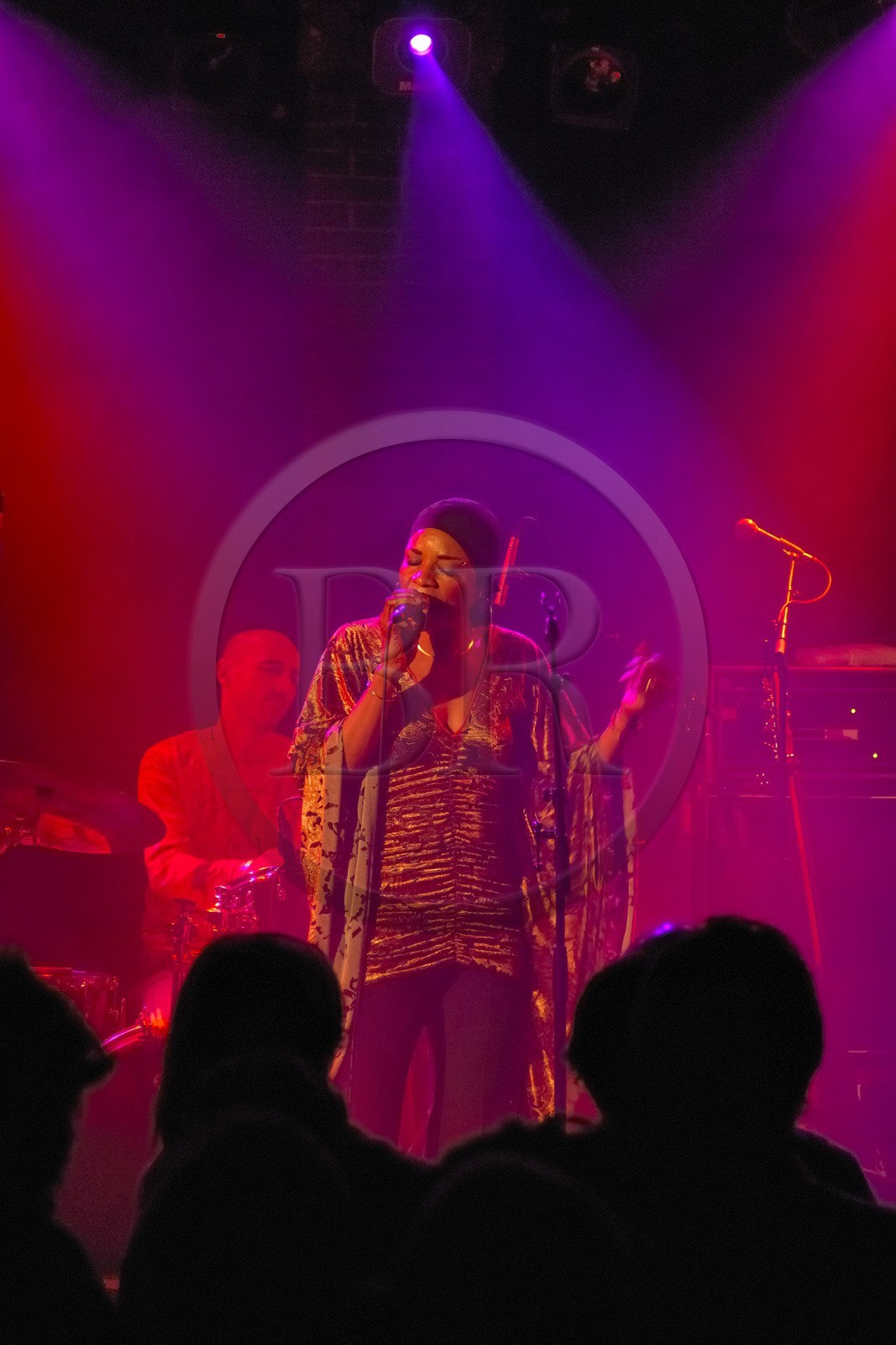 France, Paris (75), concert de Mamani Keita et Nicolas Repac à La maroquinerie rue boyer