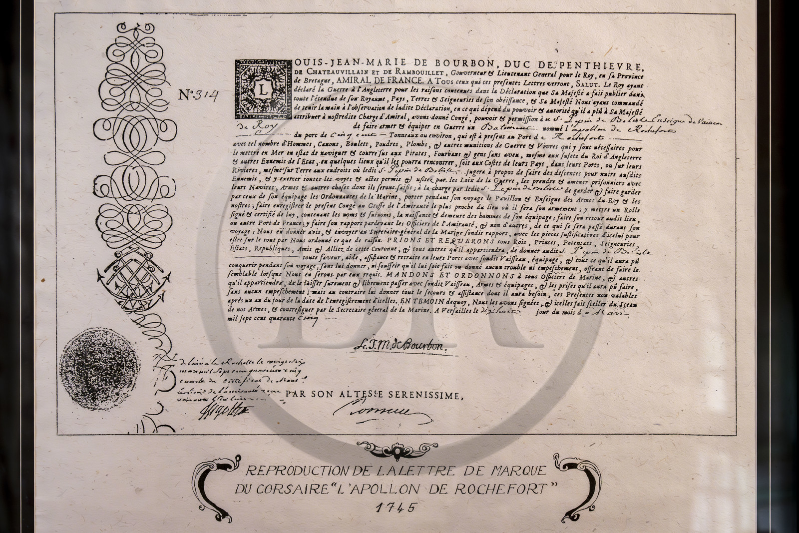 France, Ille-et-Vilaine (35), Côte d'Emeraude, Saint-Malo, l'Hotel Magon, authentique demeure de corsaire, hotel particulier construit pour François Auguste Magon de la Lande en 1725, armateur malouin, corsaire, négrier et directeur de la compagnie des Indes, reproduction de la lettre de marque du corsaire L'Apollon de Rochefort