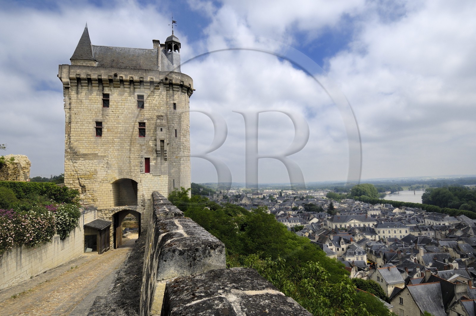 France, Indre et Loire (37), Vallée de la Loire classée Patrimoine Mondial de l' UNESCO, Chinon, le château, la Tour de l'Horloge (musée Jeanne d'Arc)