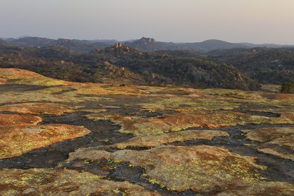 Zimbabwe, province de Matabeleland méridional, Matobo ou Matopos Hills National Park, classé Patrimoine Mondial de l'UNESCO, formations rocheuses sur la colline de Malindidzimu (demeure des esprits bienveillants) au sommet de View of the World où est enterré Cecil Rhodes
