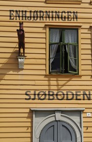 Norway, Hordaland County, Bergen, wooden houses in Bryggen District, listed as World Heritage by UNESCO, former trading post of the Hanseatic League