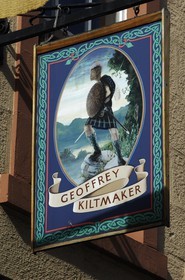 Royaume-Uni, Ecosse, Edimbourg, enseigne de couturier spécialiste en kilts