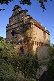 France, Bas-Rhin, Parc regional des Vosges du nord (Northern Vosges Regional Natural Park), La Petite Pierre, Renaissance style house of guard called Maison des Paiens (House of the Pagans) built in 1534