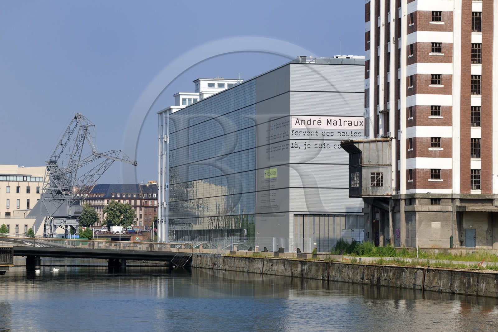 France, Bas-Rhin (67), aménagement du port du Rhin et reconversion du môle du Bassin d’Austerlitz, la médiathèque André Malraux