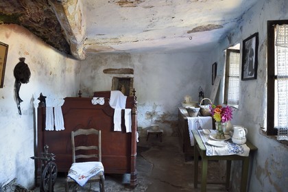 France, Bas Rhin, Parc regional des Vosges du nord (Northern Vosges Regional Natural Park), Eschbourg, Maisons des Rochers (Rocks houses) of Graufthal, semi-troglodytic houses of the 18th century and inhabited until 1958, bedroom