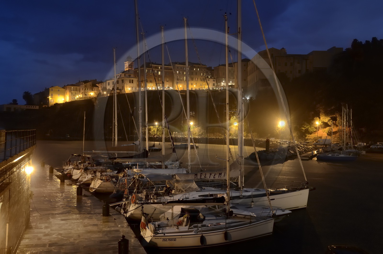 France, Haute-Corse (2B), Bastia, le Vieux-Port dominé par l'ancien palais des gouverneurs génois