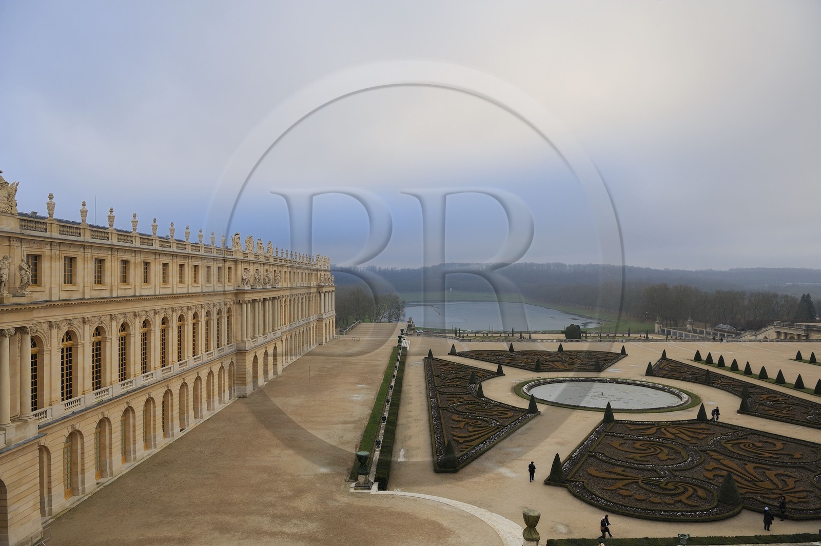France, Yvelines (78), château de Versailles, classé Patrimoine Mondial de l'UNESCO, l'aile du Midi depuis les salles de la Révolution, du Consulat et de l'Empire