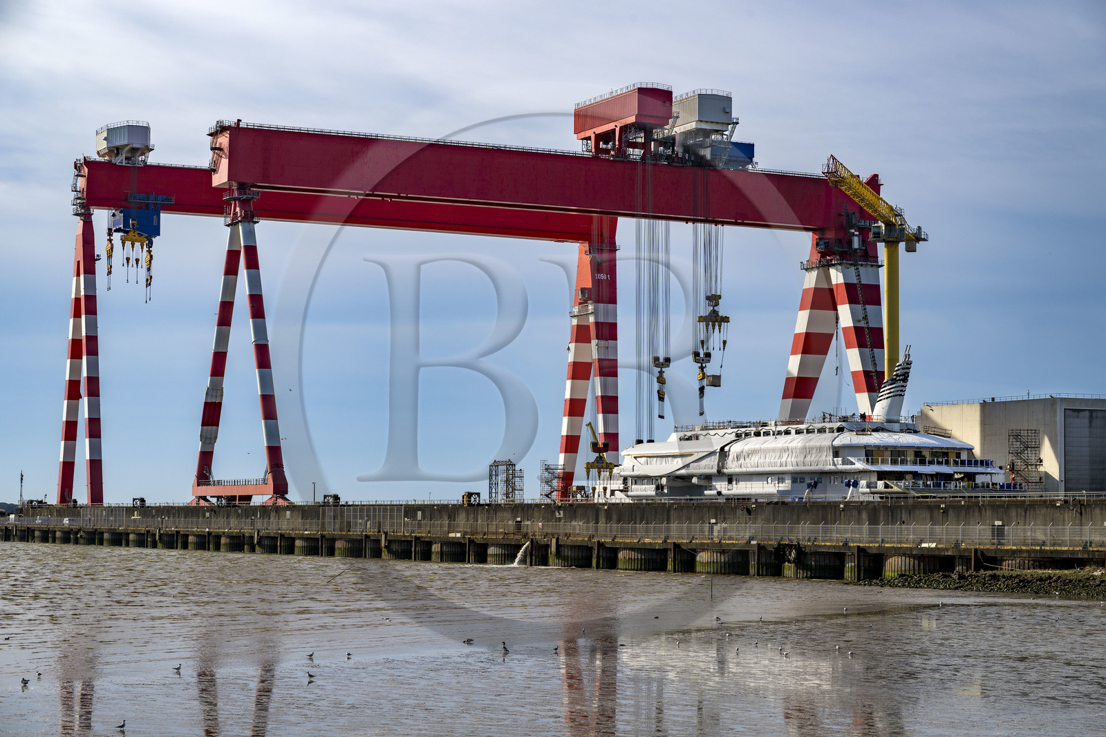 France, Loire-Atlantique (44), Saint-Nazaire, quartier de Méan-Penhoët, portiques des Chantiers de l'Atlantique