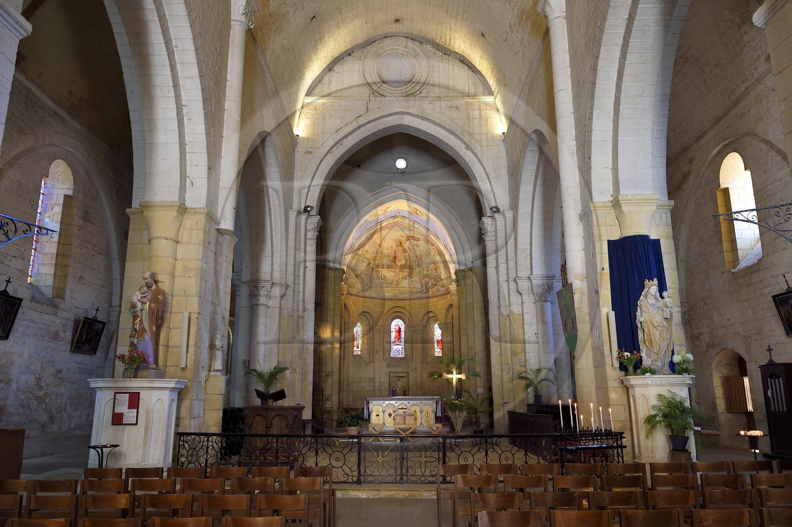 France, Dordogne (24), Périgord Noir, Le Buisson-de-Cadouin, église romane de l'ancienne abbaye cistercienne de Cadouin, étape sur le chemin de Compostelle, site classé Patrimoine Mondial de l'UNESCO